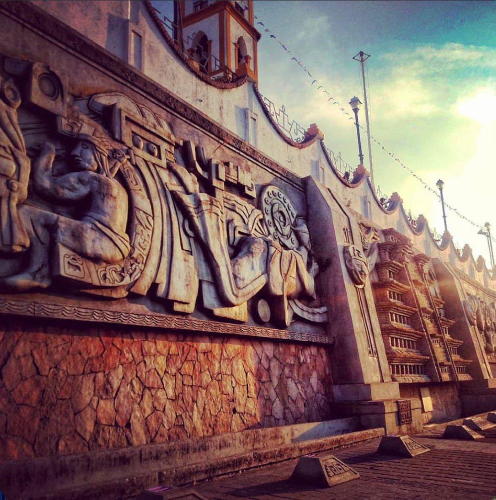 Mural Escultórico a la Cultura Totonaca